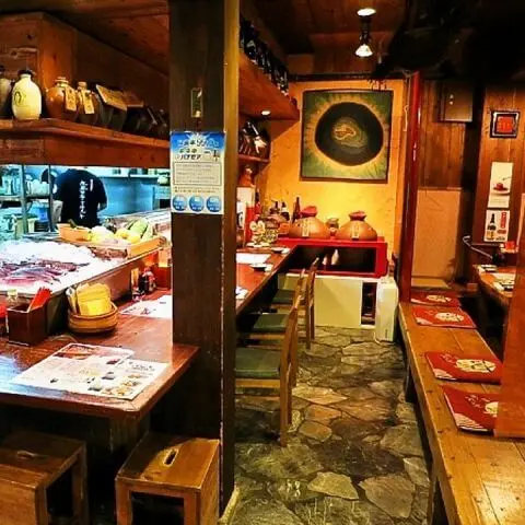 泡盛と沖縄料理の店 ぱやお 店内